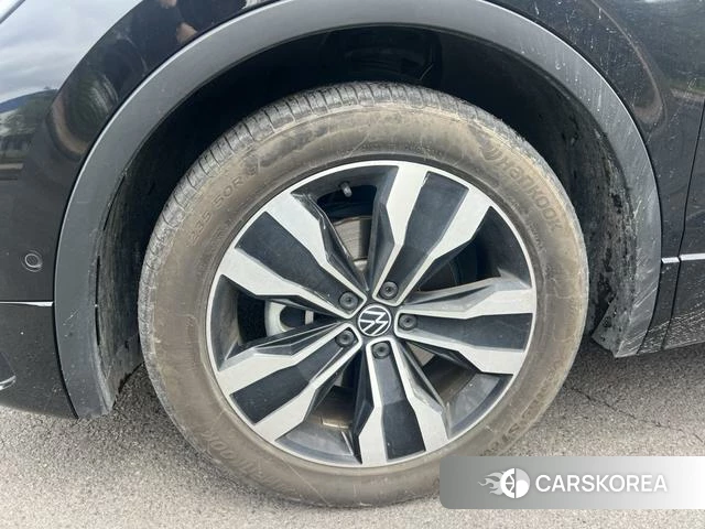 Volkswagen Tiguan L 2023 Черный из Китая