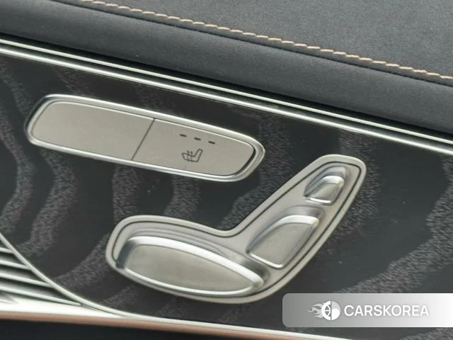 Mercedes-Benz EQC 2021 Белый из Китая