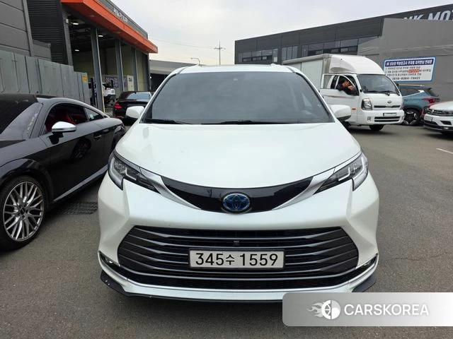 Toyota Sienna 4th Generation 2021 Белый из Кореи
