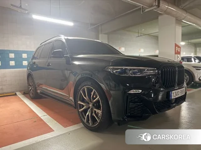 BMW X7 (G07) 2022 Черный из Кореи