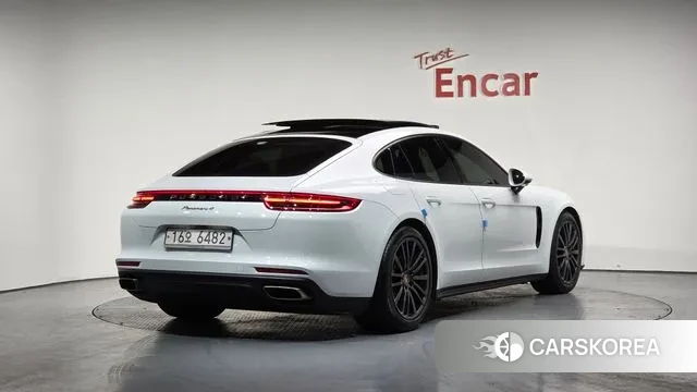 Porsche Panamera (971) 2018 Белый из Кореи