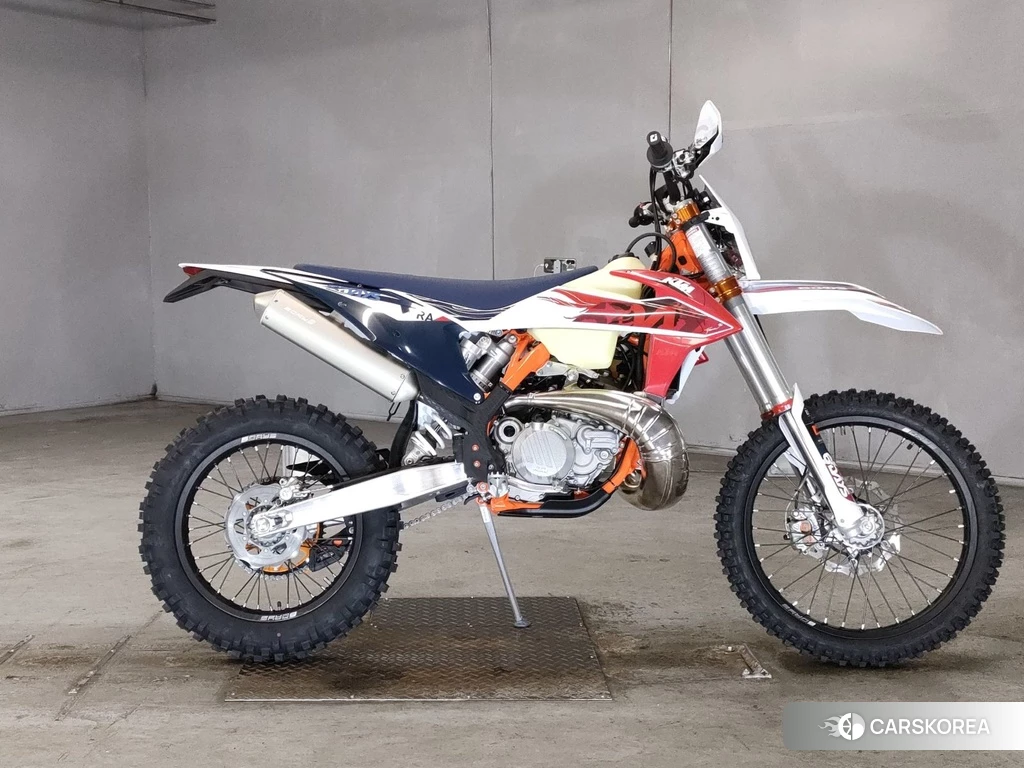 Проданный KTM 250EXC SIXDAYS TPI 2023 из Японии, фото 2