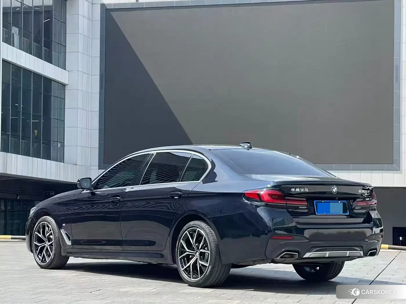 BMW 5 series 2022 Черный из Китая