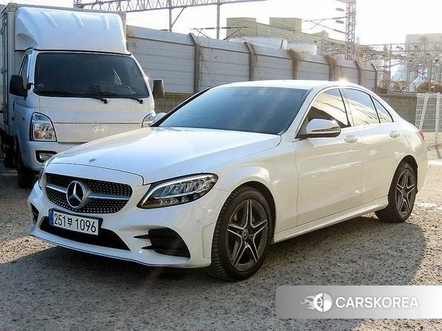 Mercedes-Benz C-Class W205 2019 Белый из Кореи