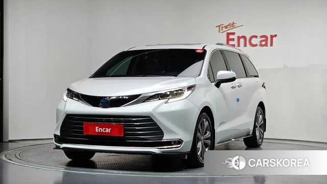 Toyota Sienna 4th Generation 2024 Белый из Кореи