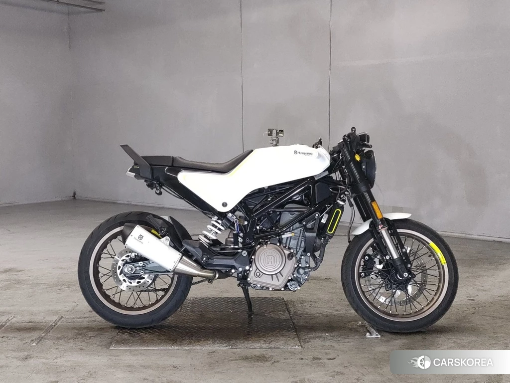 Проданный Husqvarna VITPILEN 401 2018 из Японии