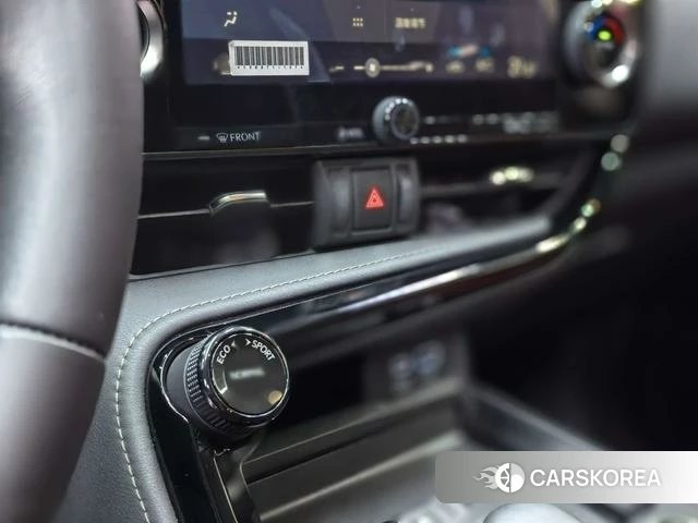 Lexus NX 2024 Серебристо-серый из Китая
