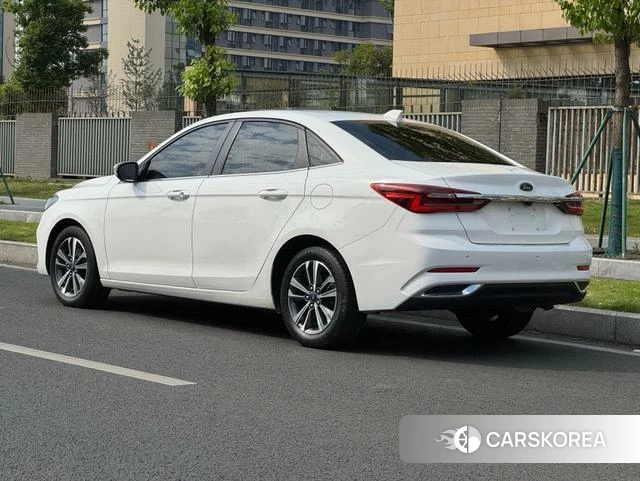 Ford Forrest 2022 Белый из Китая