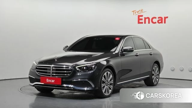Mercedes-Benz E-Class W213 2023 Серый из Кореи