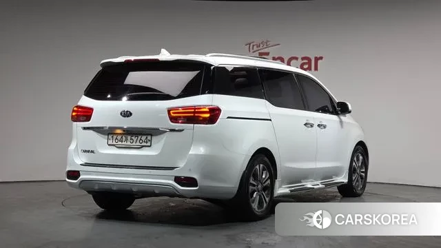 Kia The New Carnival 2018 Белый из Кореи