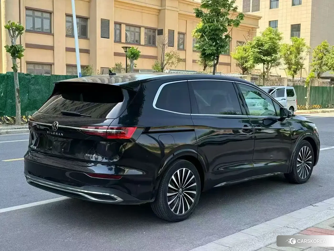 Volkswagen Viloran 2023 Черный из Китая