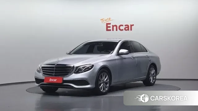 Mercedes-Benz E-Class W213 2018 Серебряный из Кореи