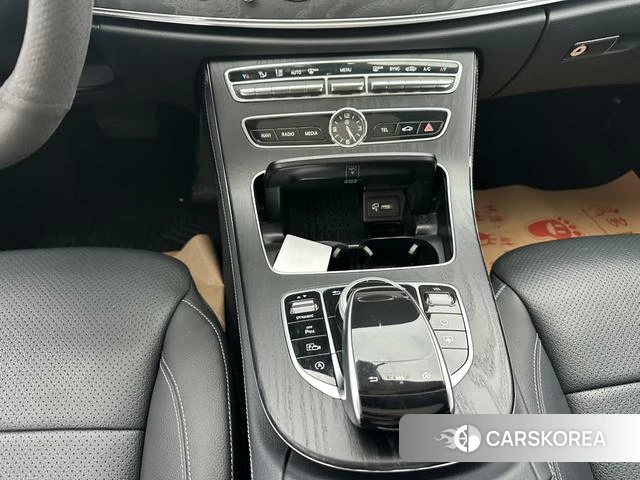 Mercedes-Benz E-class 2018 Белый из Китая