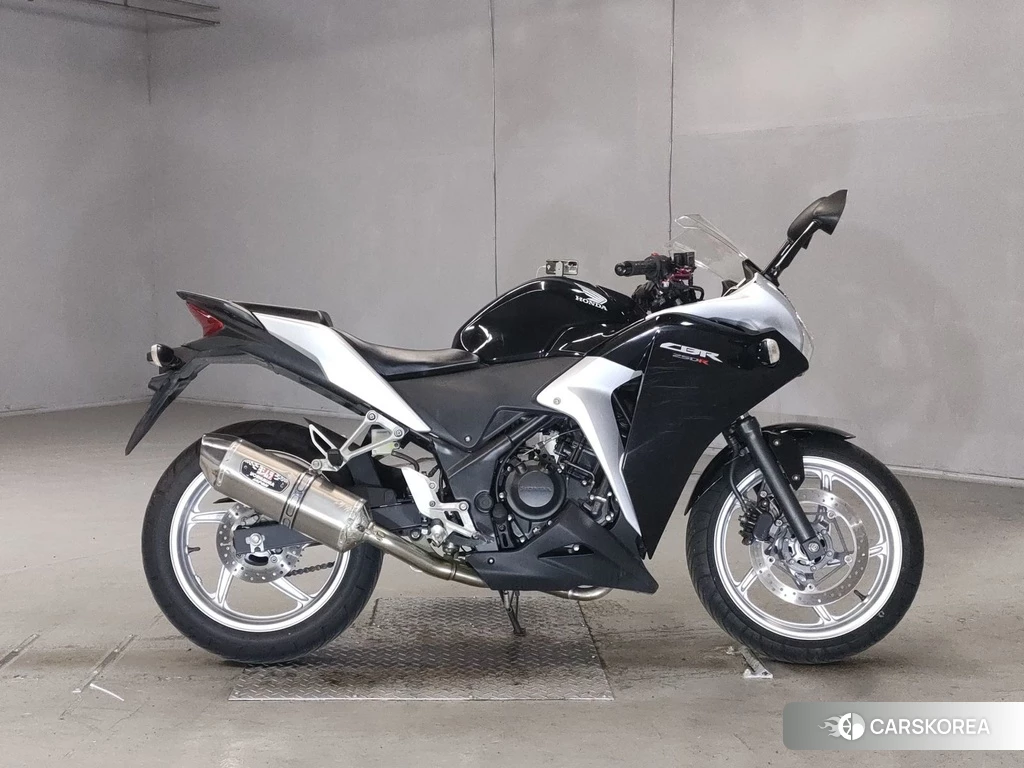 Проданный Honda CBR250R 2011 из Японии, фото 2