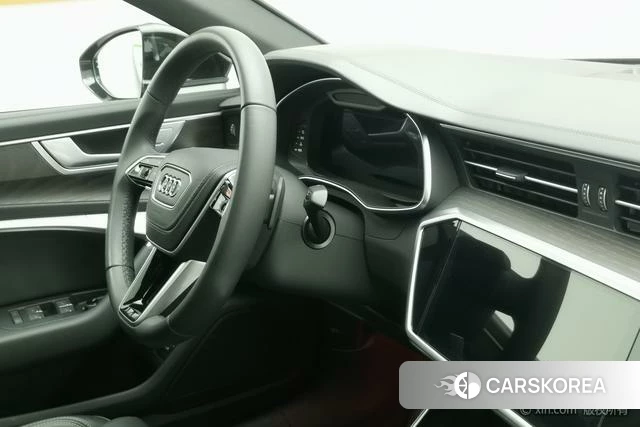 Audi A6L 2025 Черный из Китая