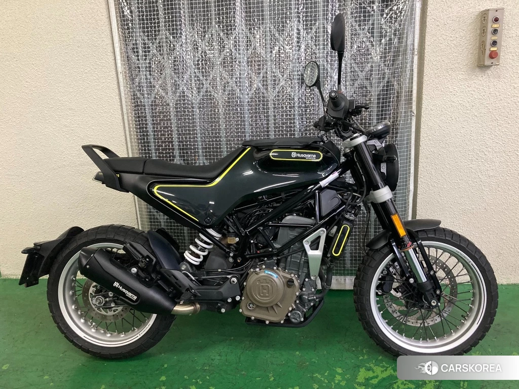 Проданный Husqvarna SVARTPILEN 401 2018 из Японии