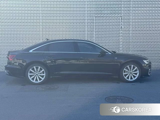 Audi A6L 2023 Черный из Китая