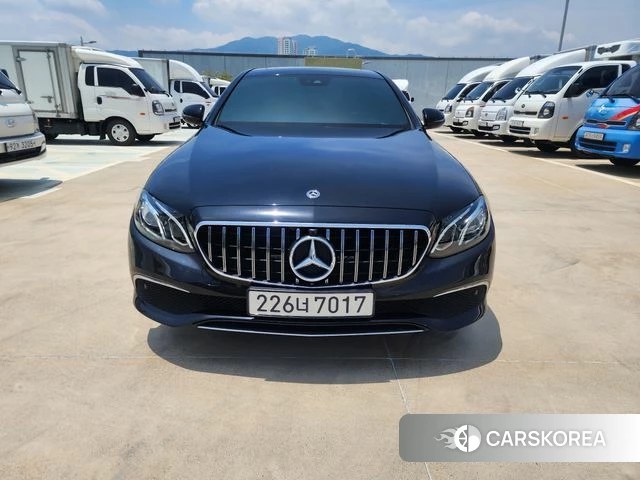 Mercedes-Benz E-Class W213 2019 Черный из Кореи