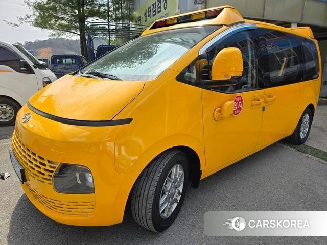 Hyundai Staria 2023 Желтый из Кореи