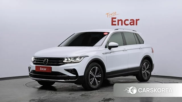 Volkswagen Tiguan second Generation 2022 Белый из Кореи