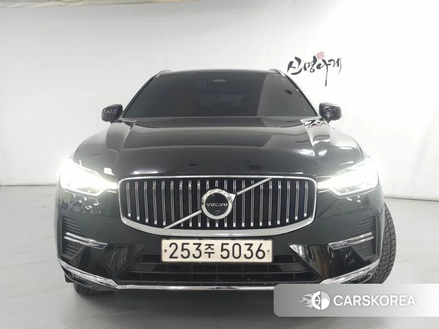 Volvo XC60 second Generation 2022 Черный из Кореи