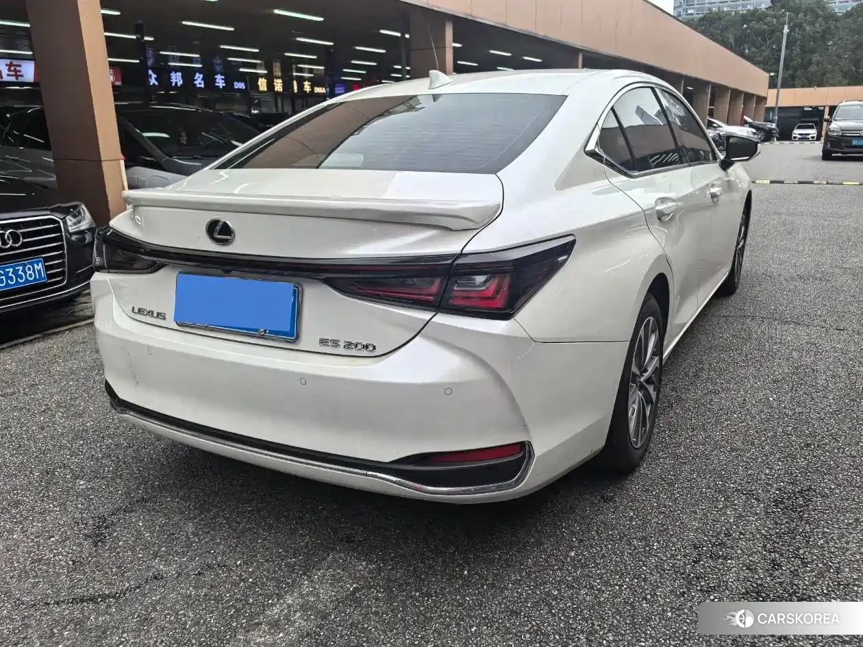 Lexus ES 2025 Белый из Китая