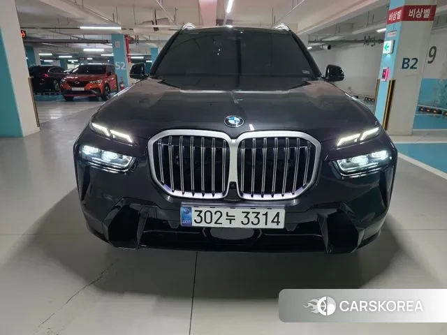 BMW X7 (G07) 2024 Черный из Кореи