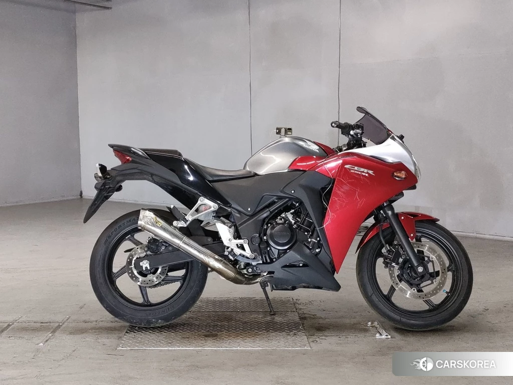 Проданный Honda CBR250R 2011 из Японии