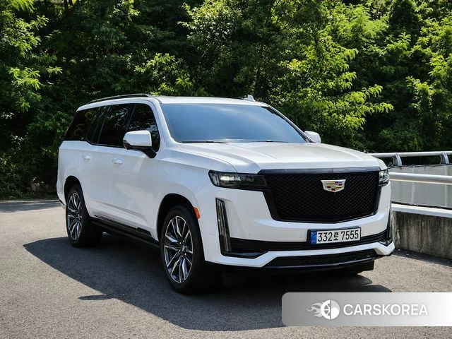 Cadillac Escalade 5th Generation 2023 Белый из Кореи