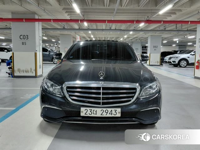 Mercedes-Benz E-Class W213 2018 Черный из Кореи