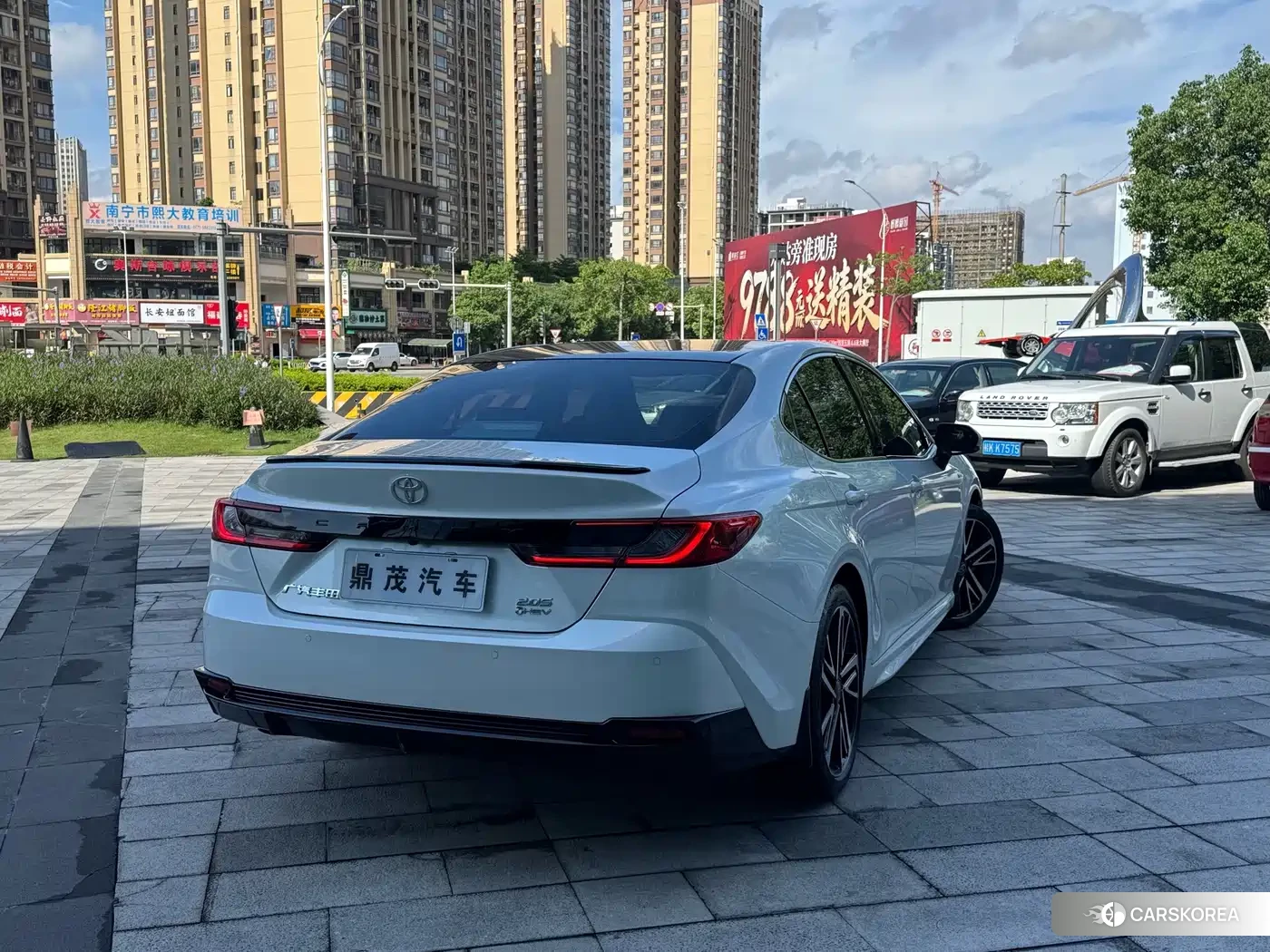 Toyota Camry 2024 Белый из Китая