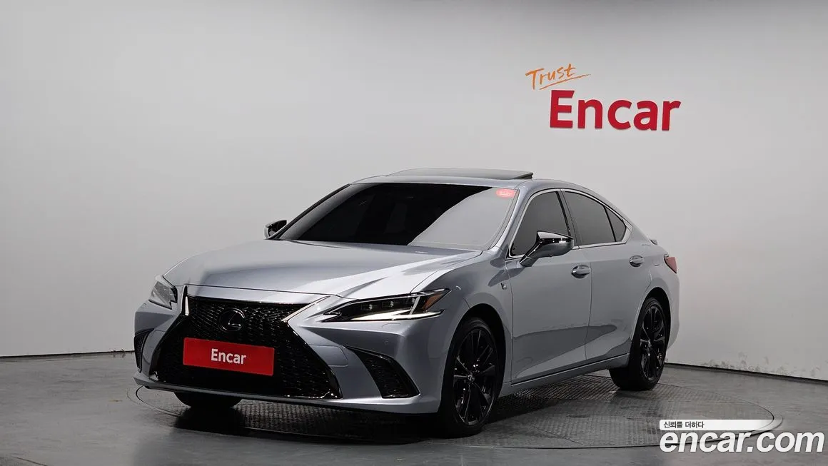 Lexus ES300h 7th generation 2022 Серебристо-серый из Кореи