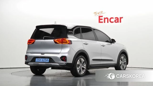 Kia Niro Plus 2022 Серебряный из Кореи