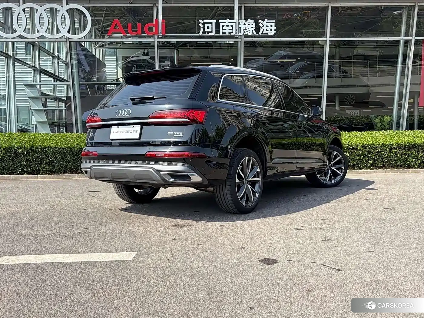 Audi Q7 2024 Черный из Китая