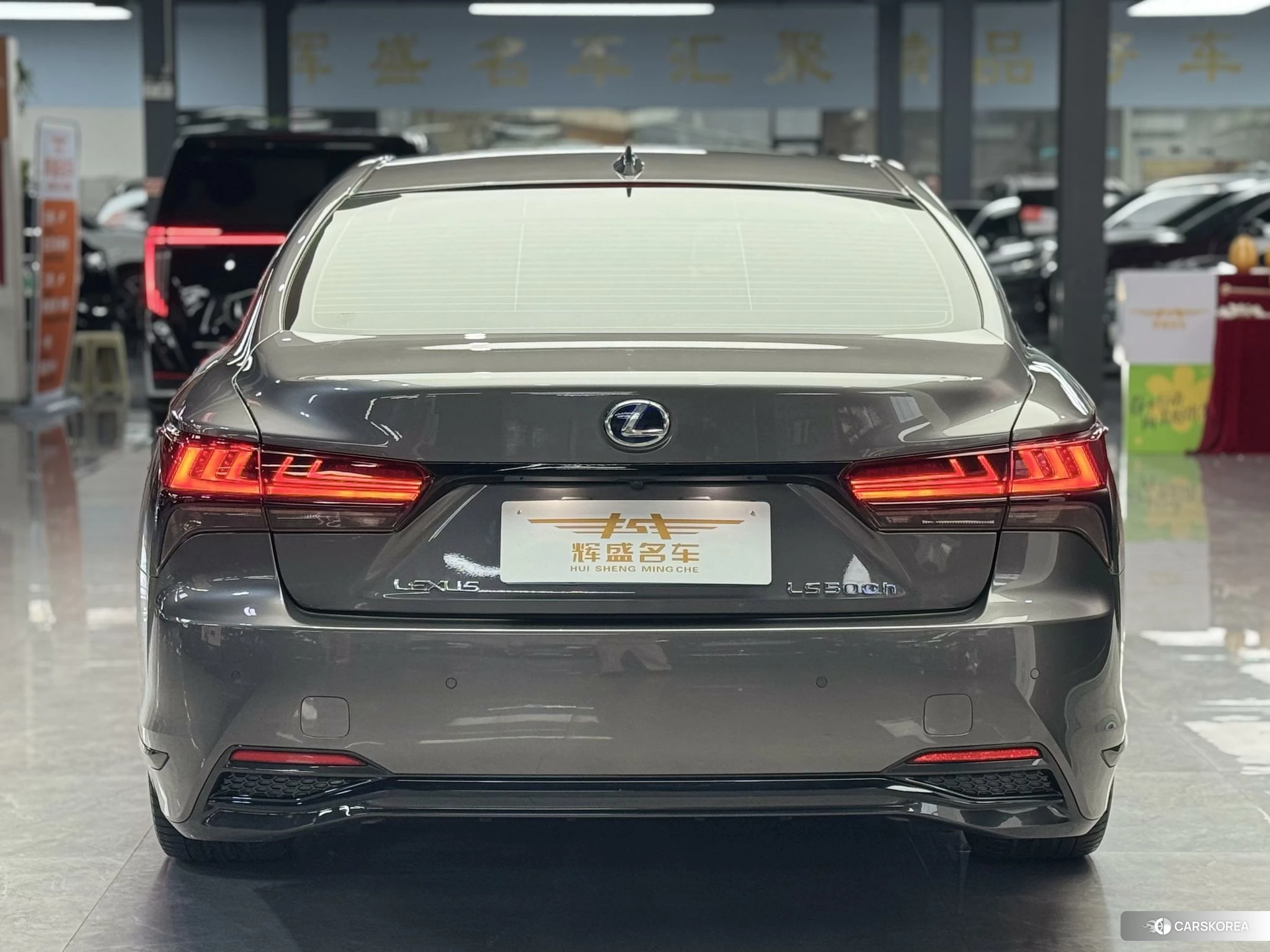 Lexus LS 2019 Темно-серый из Китая