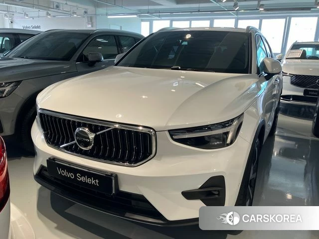 Volvo XC40 2025 Белый из Кореи