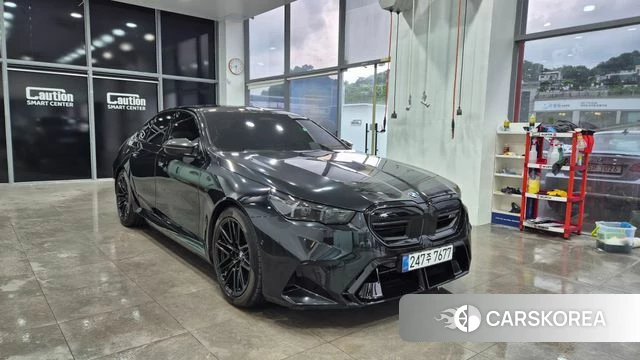 BMW M5 (G90) 2025 Черный из Кореи