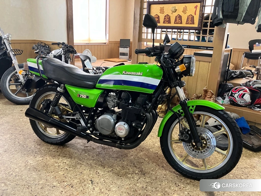 Проданный Kawasaki KZ700 2022 из Японии