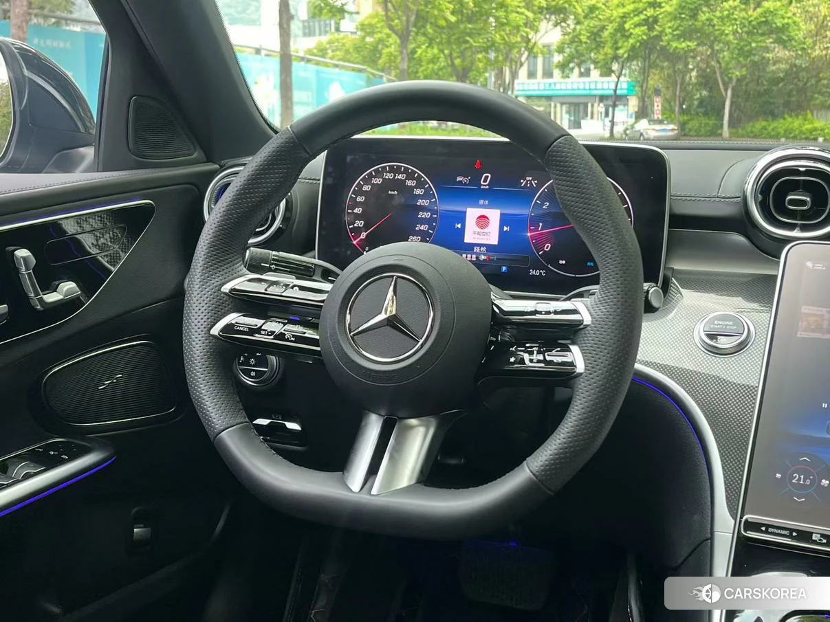 Mercedes-Benz Class C 2023 Зеленый из Китая