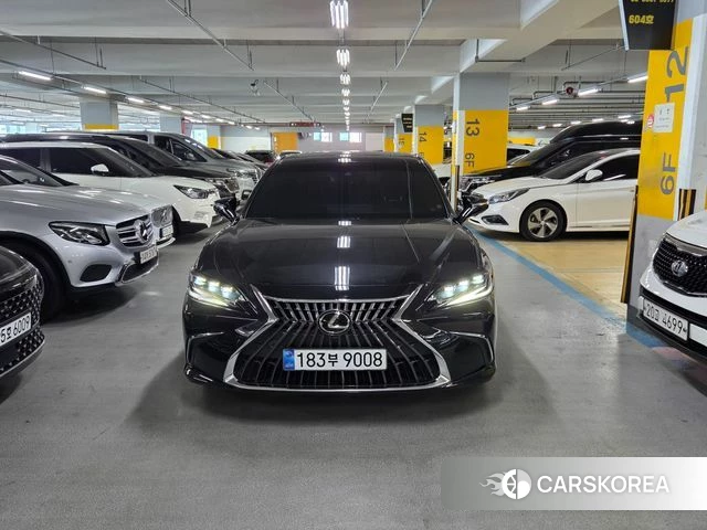Lexus ES300h 7th generation 2023 Черный из Кореи