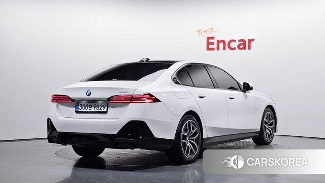 BMW 5 Series (G60) 2025 Белый из Кореи