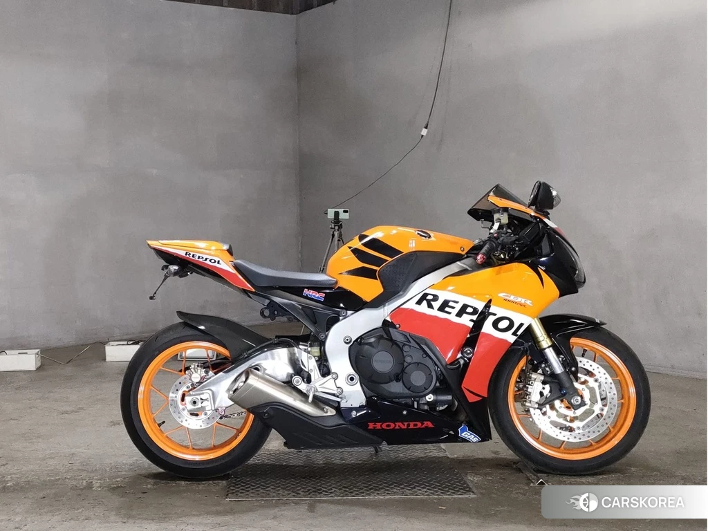 Проданный Honda CBR1000RR 2012 из Японии, фото 2