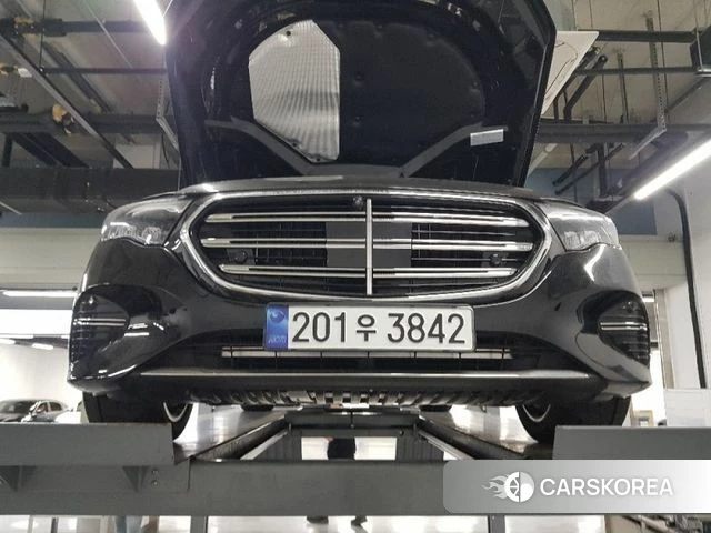 Mercedes-Benz E-Class W214 2024 Черный из Кореи