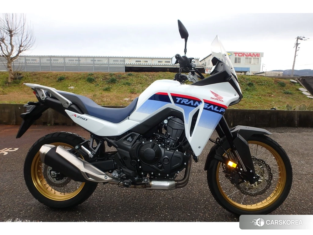 Проданный Honda TRANSALP XL750 2023 из Японии