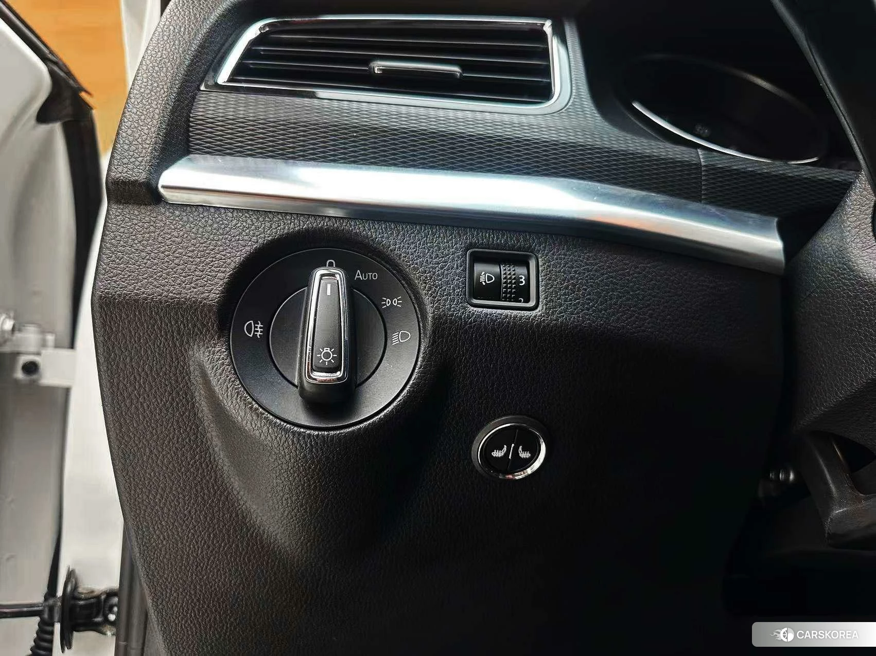 Skoda Komick 2022 Белый из Китая