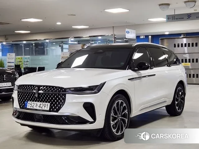 Lincoln Nautilus 2nd Generation 2023 Белый из Кореи