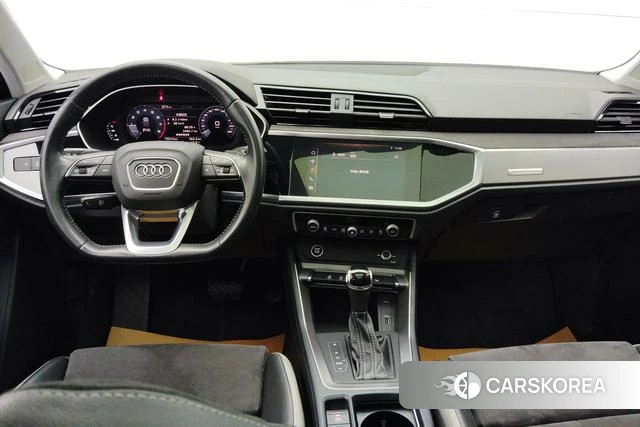 Audi Q3 2021 Синий из Китая