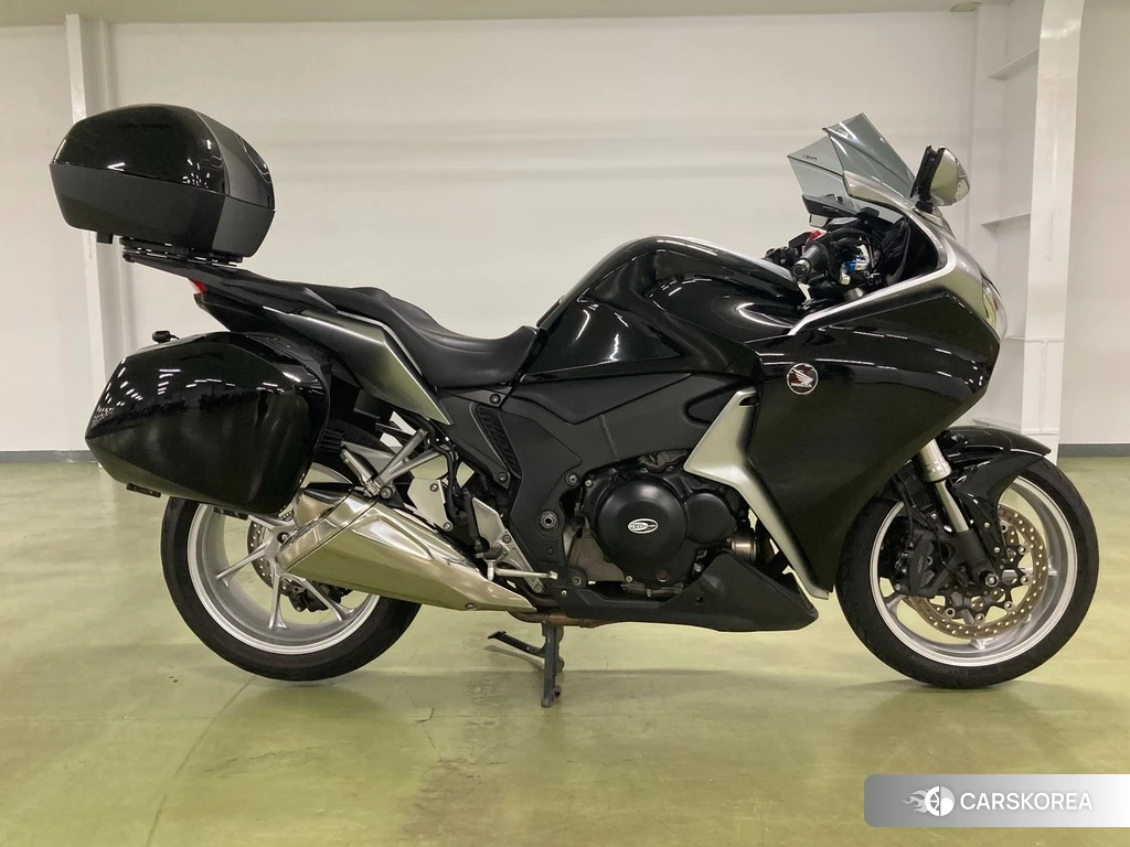 Проданный Honda VFR1200F 2011 из Японии, фото 2