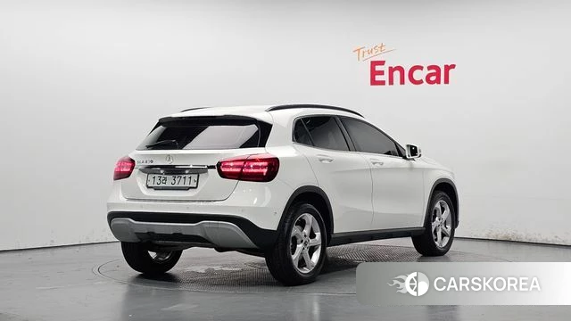 Mercedes-Benz GLA-Class X156 2019 Белый из Кореи