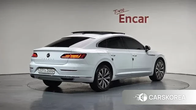 Volkswagen Arteon 2019 Белый из Кореи
